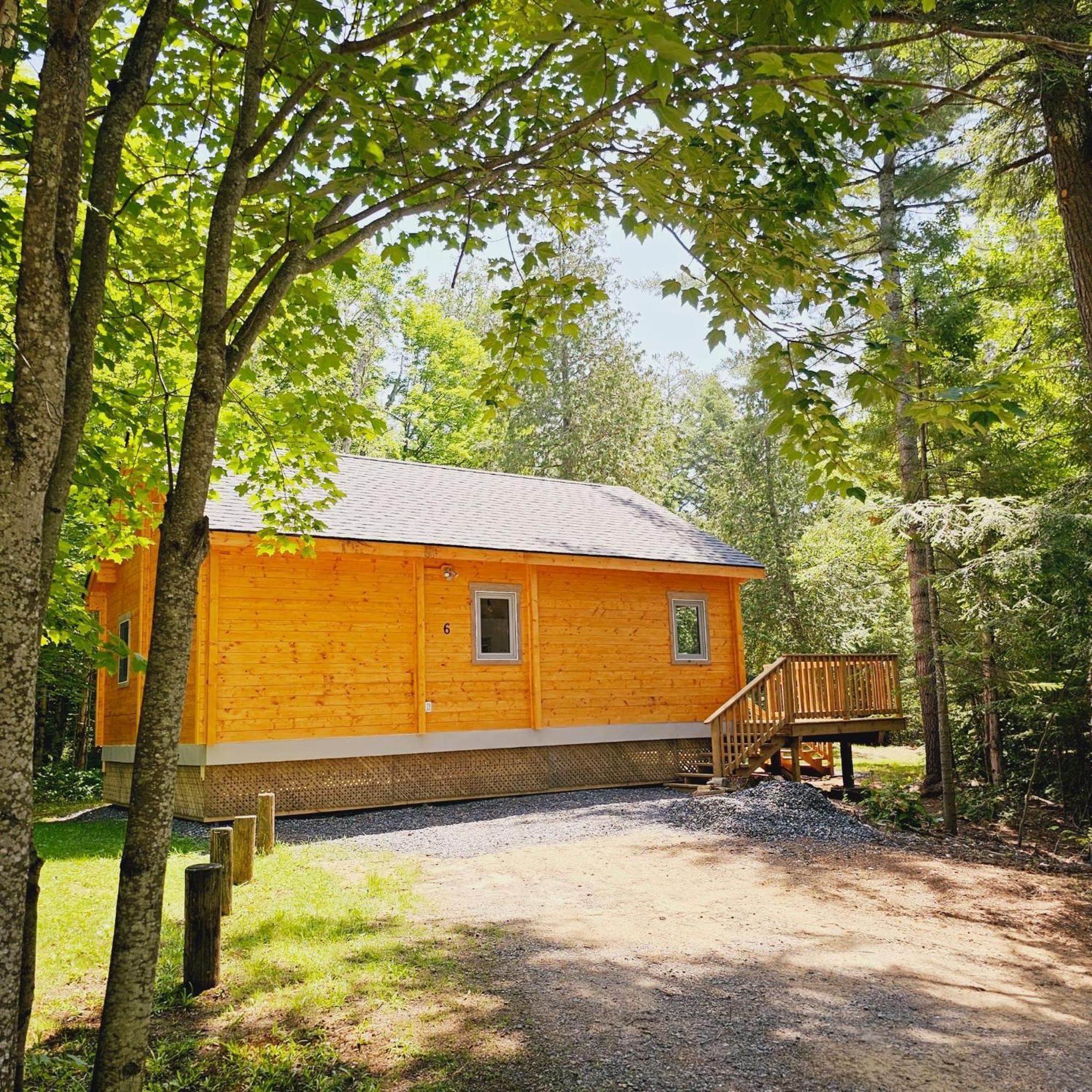 Parkway Cottage Resort And Trading Post Dwight Zewnętrze zdjęcie